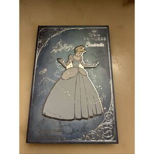 Disney Princesses Cinderella Eyeshadow Pallet With Mirror NEW